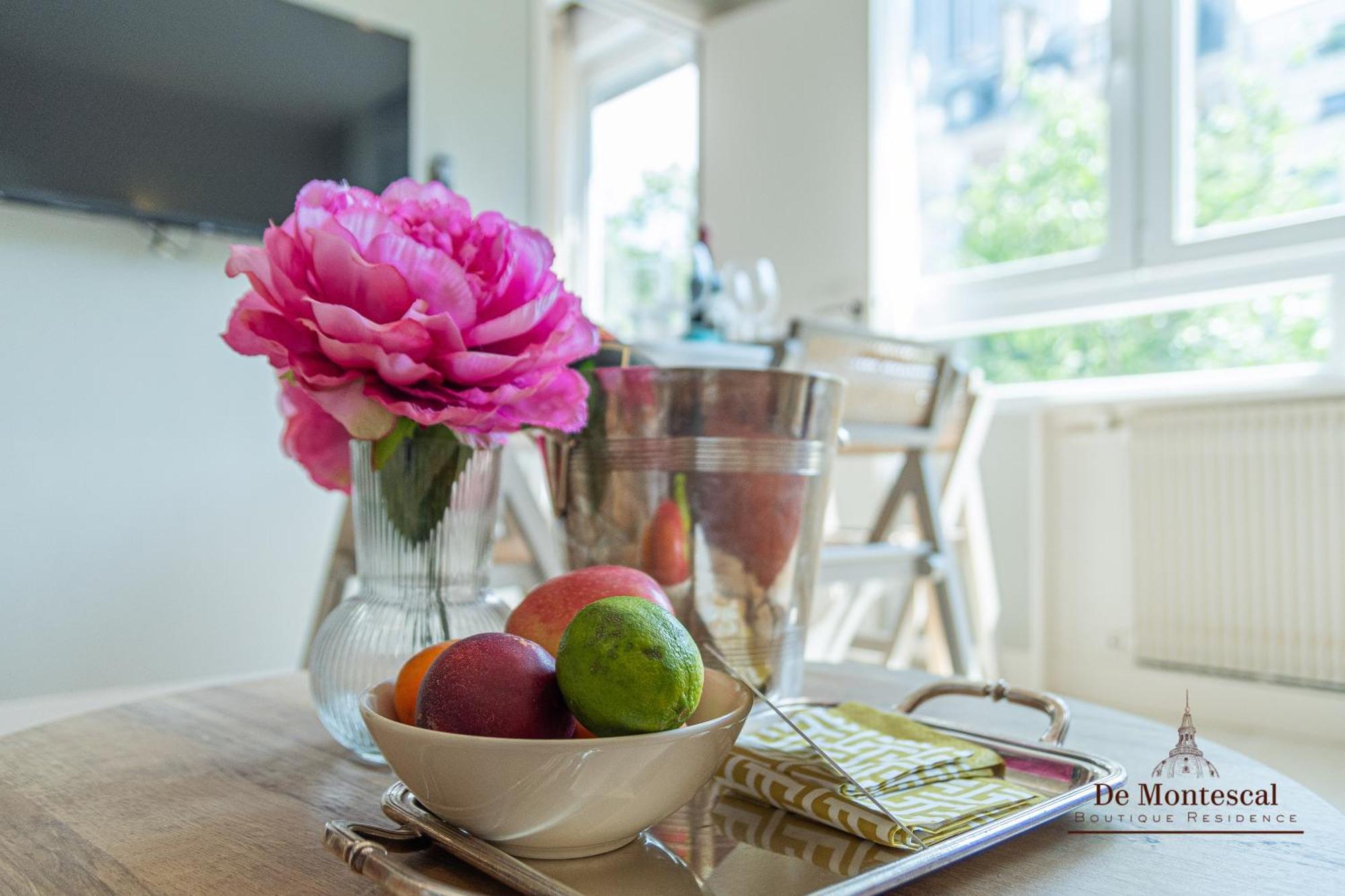 De Montescal - Hot Tub And Ac Cosy Apartment A Prime Location 40M2 Paris Bagian luar foto