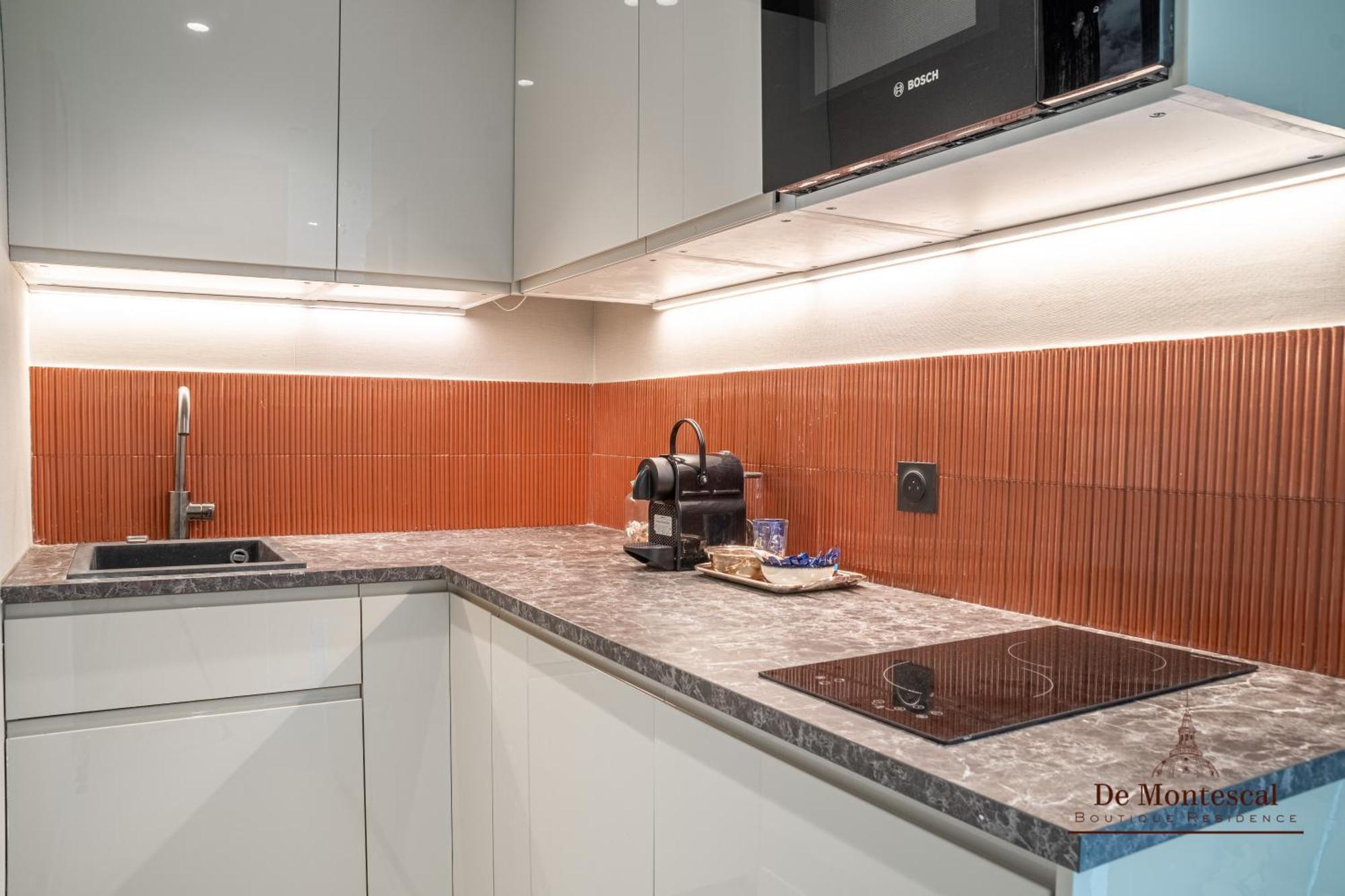De Montescal - Hot Tub And Ac Cosy Apartment A Prime Location 40M2 Paris Bagian luar foto