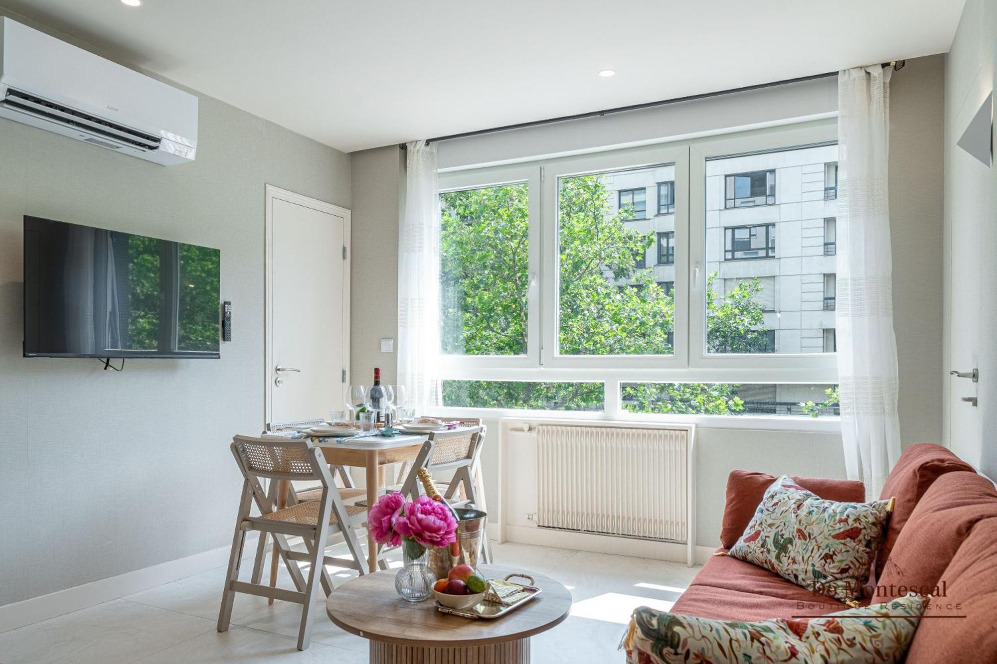 De Montescal - Hot Tub And Ac Cosy Apartment A Prime Location 40M2 Paris Bagian luar foto