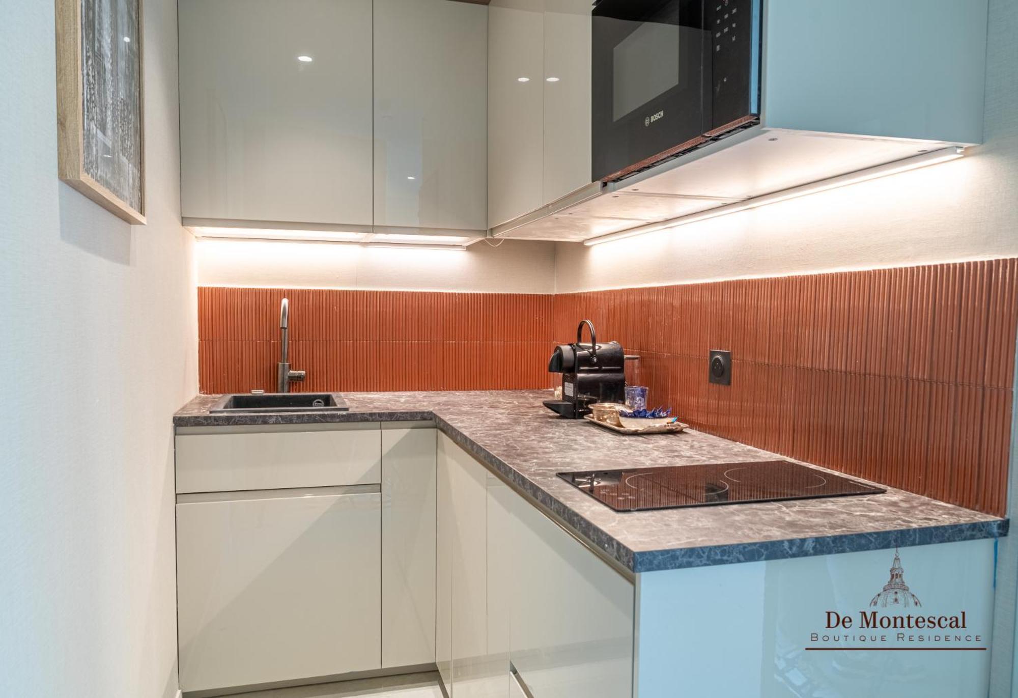 De Montescal - Hot Tub And Ac Cosy Apartment A Prime Location 40M2 Paris Bagian luar foto
