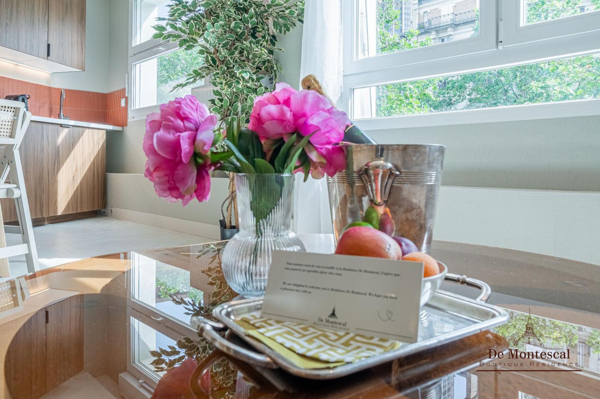 De Montescal - Hot Tub And Ac Cosy Apartment A Prime Location 40M2 Paris Bagian luar foto