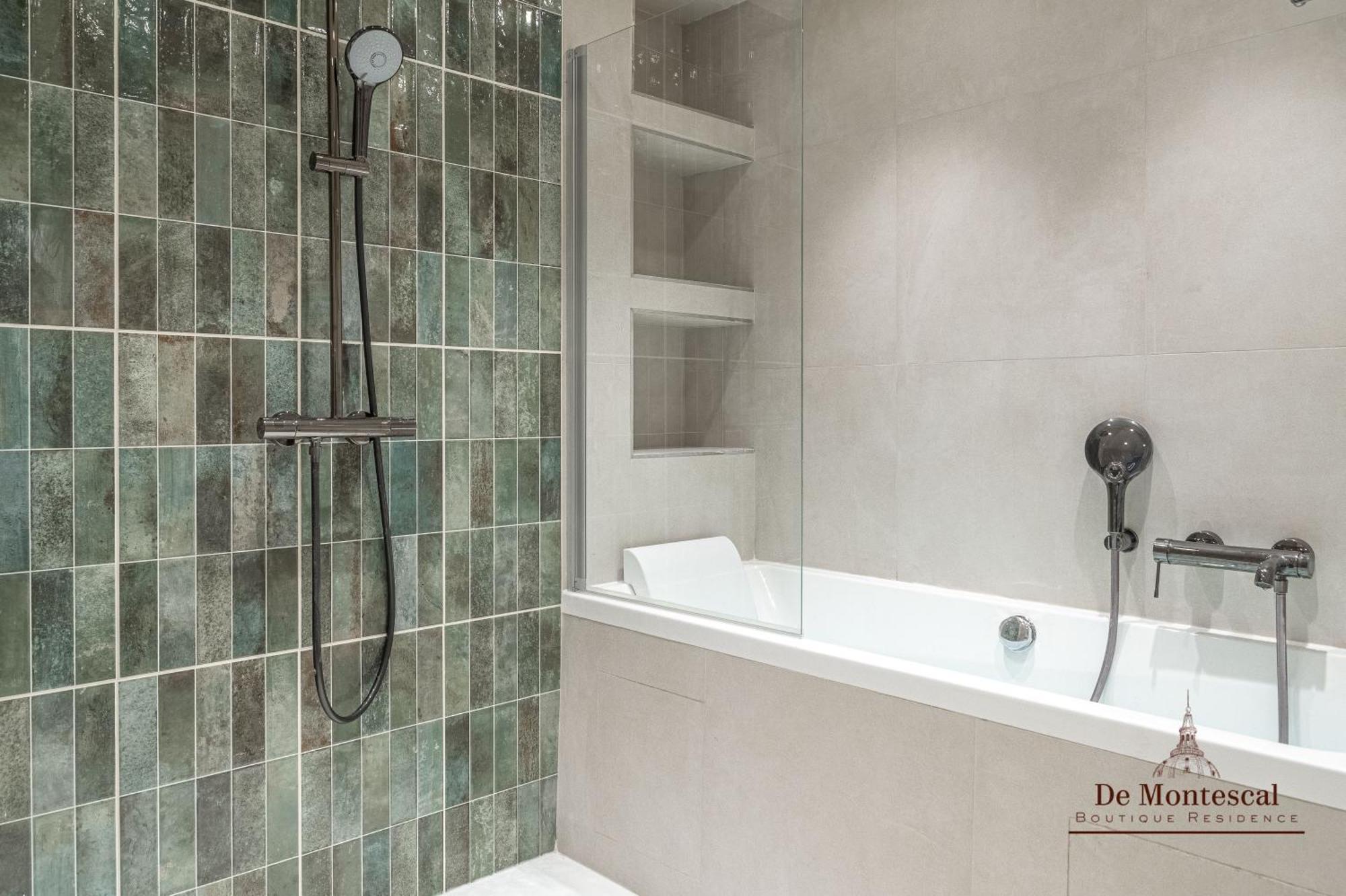 De Montescal - Hot Tub And Ac Cosy Apartment A Prime Location 40M2 Paris Bagian luar foto
